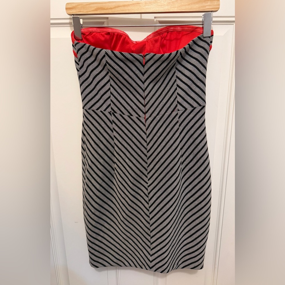 Ark & Co Black and White Strapless Bodycon Dress with Red Trim - Picture 2 of 4